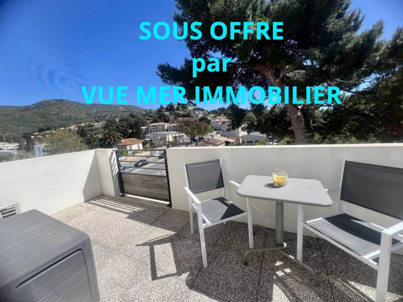 LUMINEUX T3 + PARKING - CENTRE VILLE DU LAVANDOU