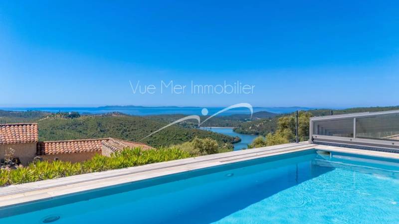 piscine avec vaste plage