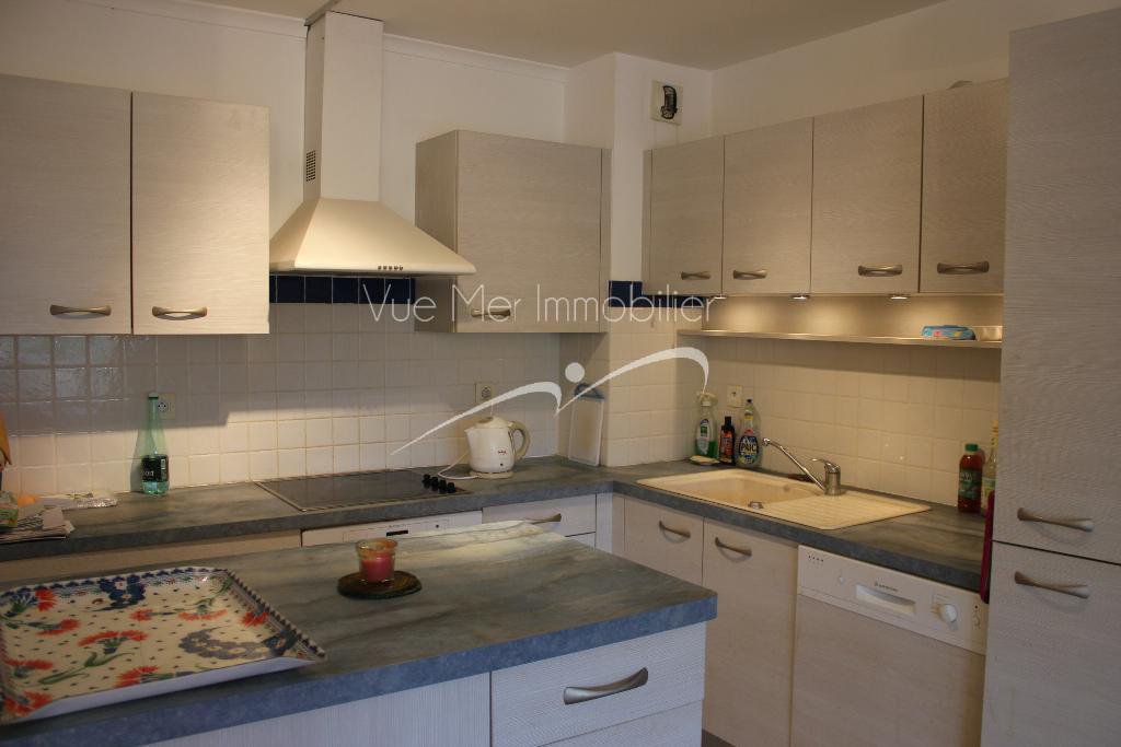 Appartement de standing de type T2,Terrasse exposée Sud-Ouest de 30 m². Le Lavandou