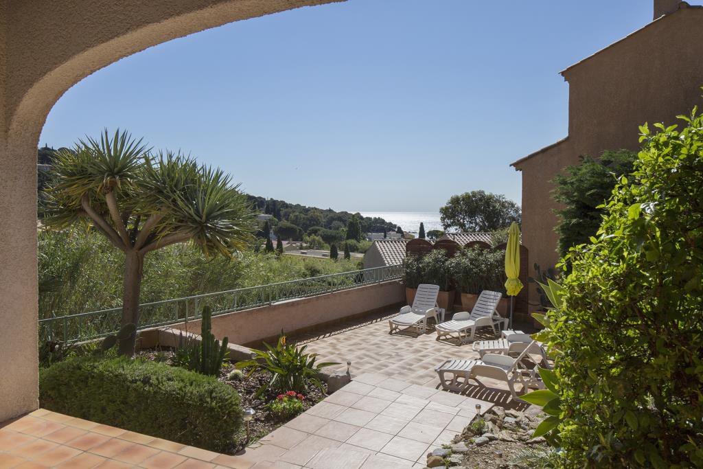 Villa  plage d'aiguebelle 83980 Le Lavandou garage / parking