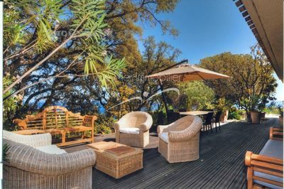 Estimation d'une Propriété, Vue Mer Exceptionnelle, 2 hectares de terrain, piscine , tennis... LAVANDOU 83980 aiguebelle