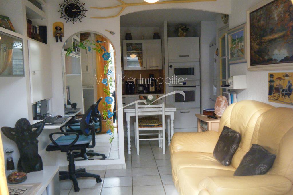 Vente mazet de type 2  à Bormes les Mimosas dans résidence avec Piscine