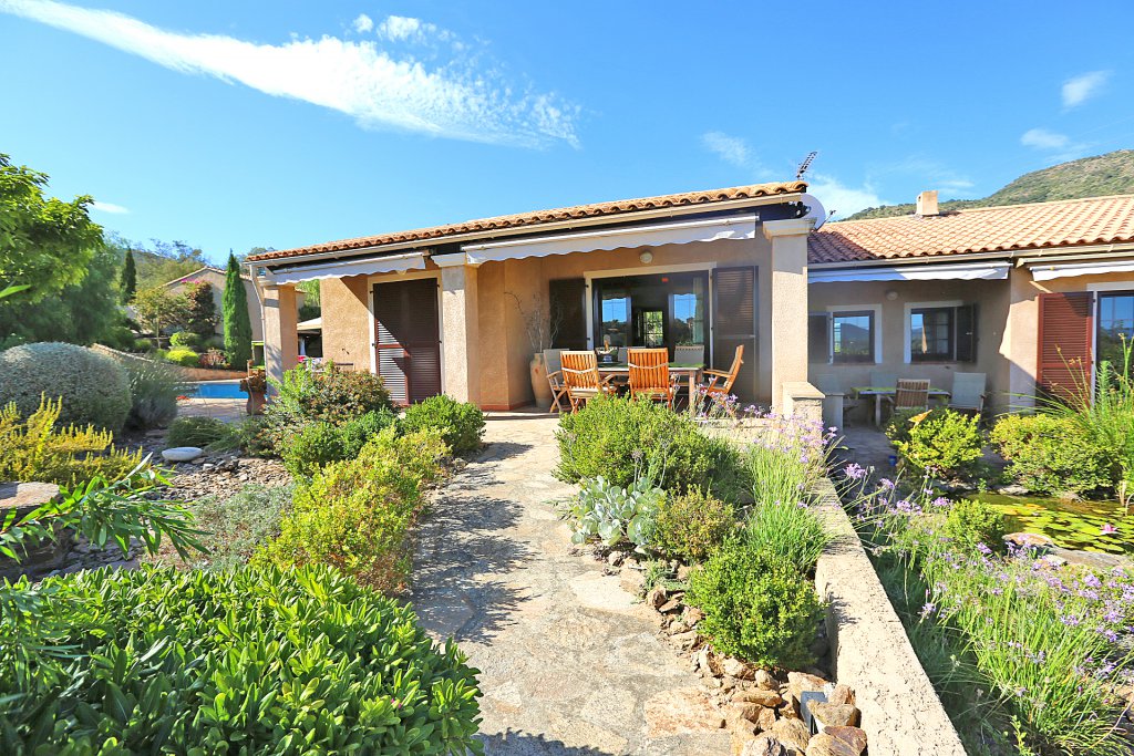 estimation maison ancienne Villa avec piscine 4 chambres Le Lavandou VENDUE par notre agence