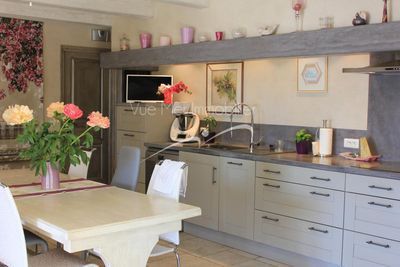 Le Lavandou, entre appartement et maison avec piscine. Aucun travaux. 83980  le Lavandou heuteurs 