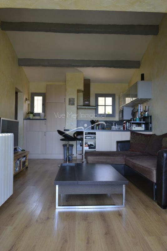 Appartement vendu type T2  cabine à Bormes Les Mimosas résidence fermée vue mer