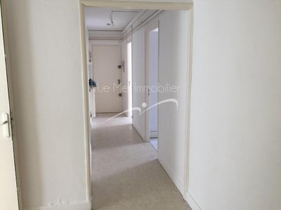 LE LAVANDOU centre-ville T4 terrasses  88m²  parking