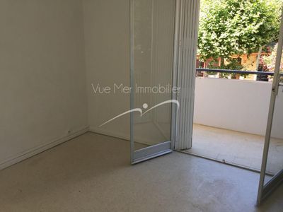 LE LAVANDOU centre-ville T4 terrasses  88m²  parking