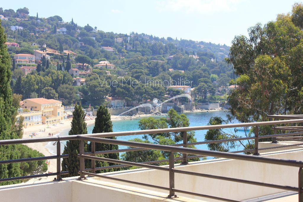 à vendre : Appartement T4 Le Lavandou accès plage d'aiguebelle vue mer