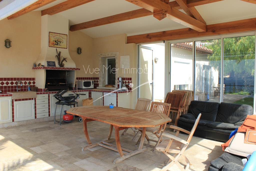 A vendre Maison  Le Lavandou vue mer piscine centre ville calme