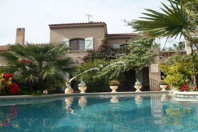 mise en vente d'une maison au Rayol pendant la succession