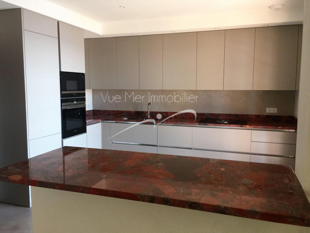 Propriété rénovée  La Fossette. 280 m²  Vue Mer panoramique piscine. proximité plage