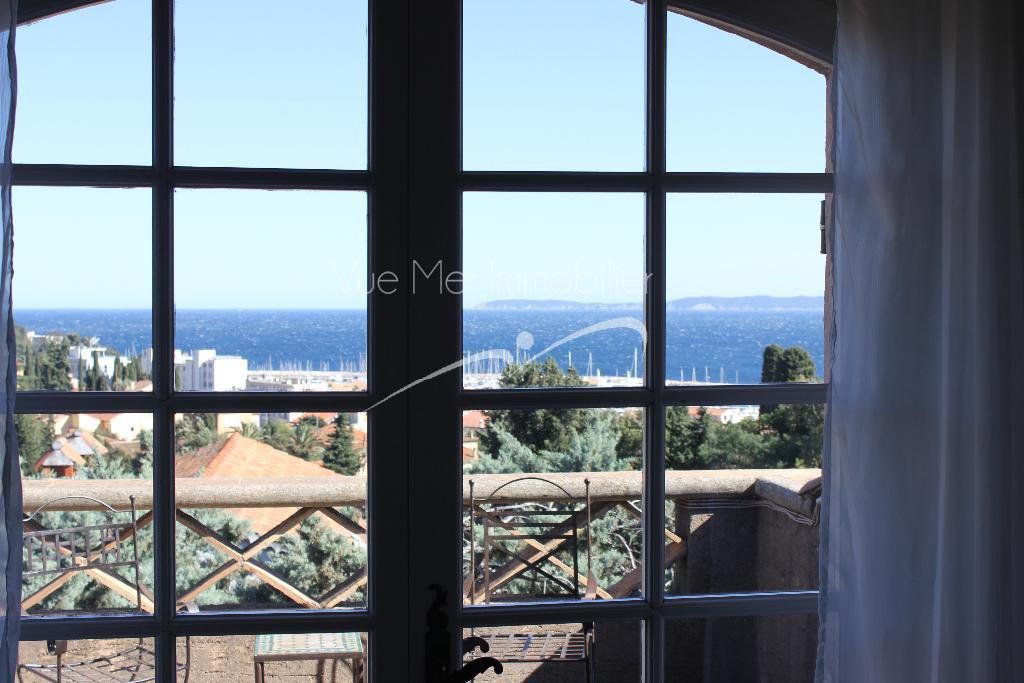 villa ancienne au Lavandou à mettre en vente par une agence sérieuse