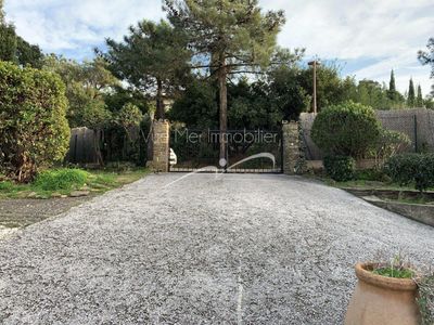 a vendre Villa sur beau terrain au Rayol Canadel vue mer