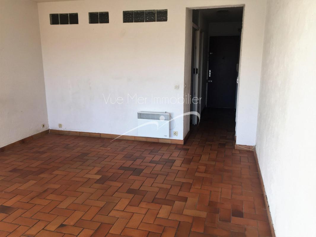 Appartement T1, centre-ville Le Lavandou, VENDU en 2019