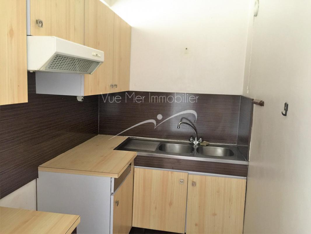 Appartement T1, centre-ville Le Lavandou, VENDU en 2019