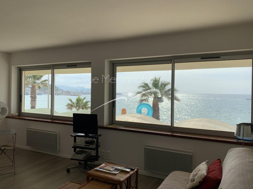 PIEDS DANS L'EAU - ACCES DIRECT PLAGE - FRONT DE MER