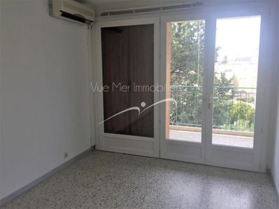 A vendre : 3 Pièces en dernier étage, Le Lavandou, proche plage et commerces