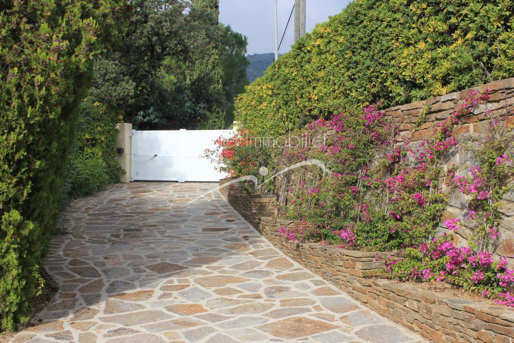 Propriété avec somptueuse vue mer à vendre plage d'Aiguebelle ! le lavandou