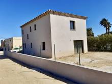 agence avec clients étrangers à Bormes les Mimosas