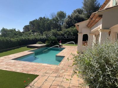 villa avec piscine vendue au Lavandou