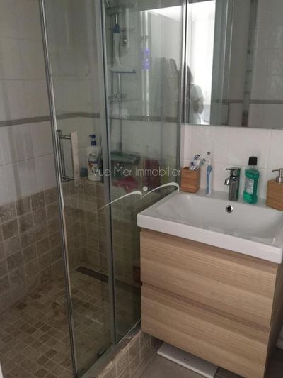 A vendre Appartement T1  Bormes Les Mimosas, à 400m de la plage de La Favère. Garage