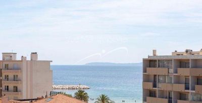 PLEIN CENTRE DU LAVANDOU Appartement 50m2