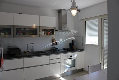 Villa avec superbe Vue Mer à vendre. terrain plat. Proche activités