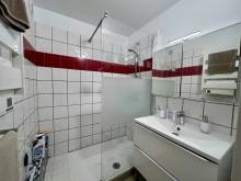 Grand Studio Traversant – Entièrement Rénové, Équipé et Meublé – À 100 m de la Plage