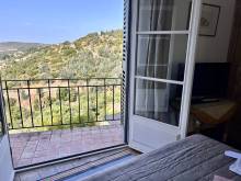 vue dégagée collines et mer