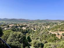 vue dégagée collines