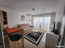 Grand Studio Traversant – Entièrement Rénové, Équipé et Meublé – À 100 m de la Plage