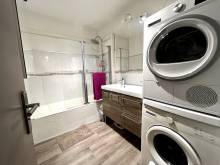 T3 TERRASSE VUE DEGAGEE A 100 M CENTRE VILLE LE LAVANDOU